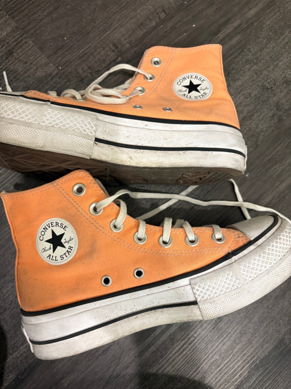 Converse Chuck Taylor High Top Sneakers Women’s 6 Orange Sherbet 🍊👟
